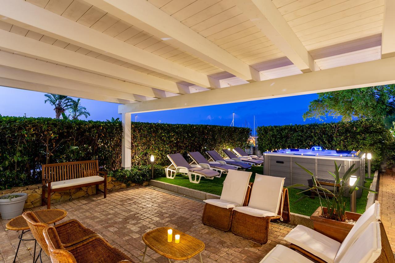 Hotel Residence Hibiscus La Caletta Εξωτερικό φωτογραφία