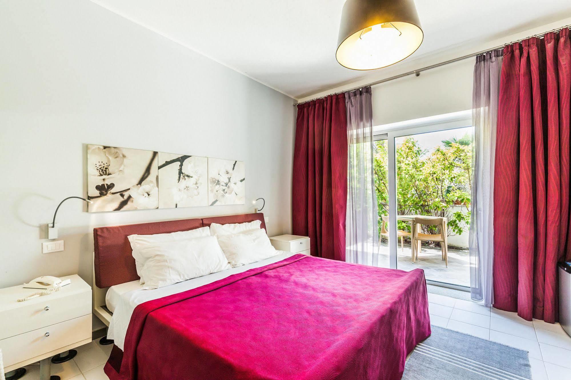 Hotel Residence Hibiscus La Caletta Εξωτερικό φωτογραφία