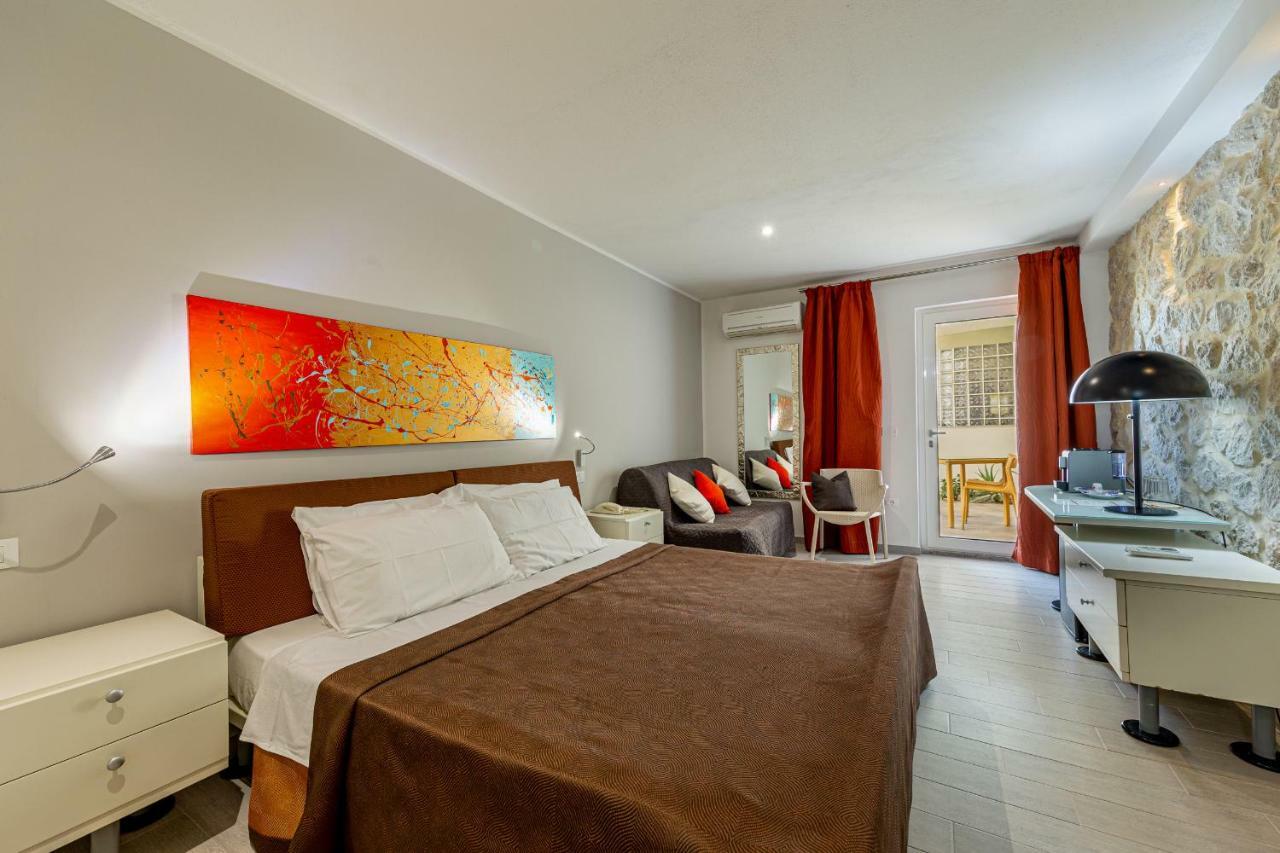 Hotel Residence Hibiscus La Caletta Εξωτερικό φωτογραφία